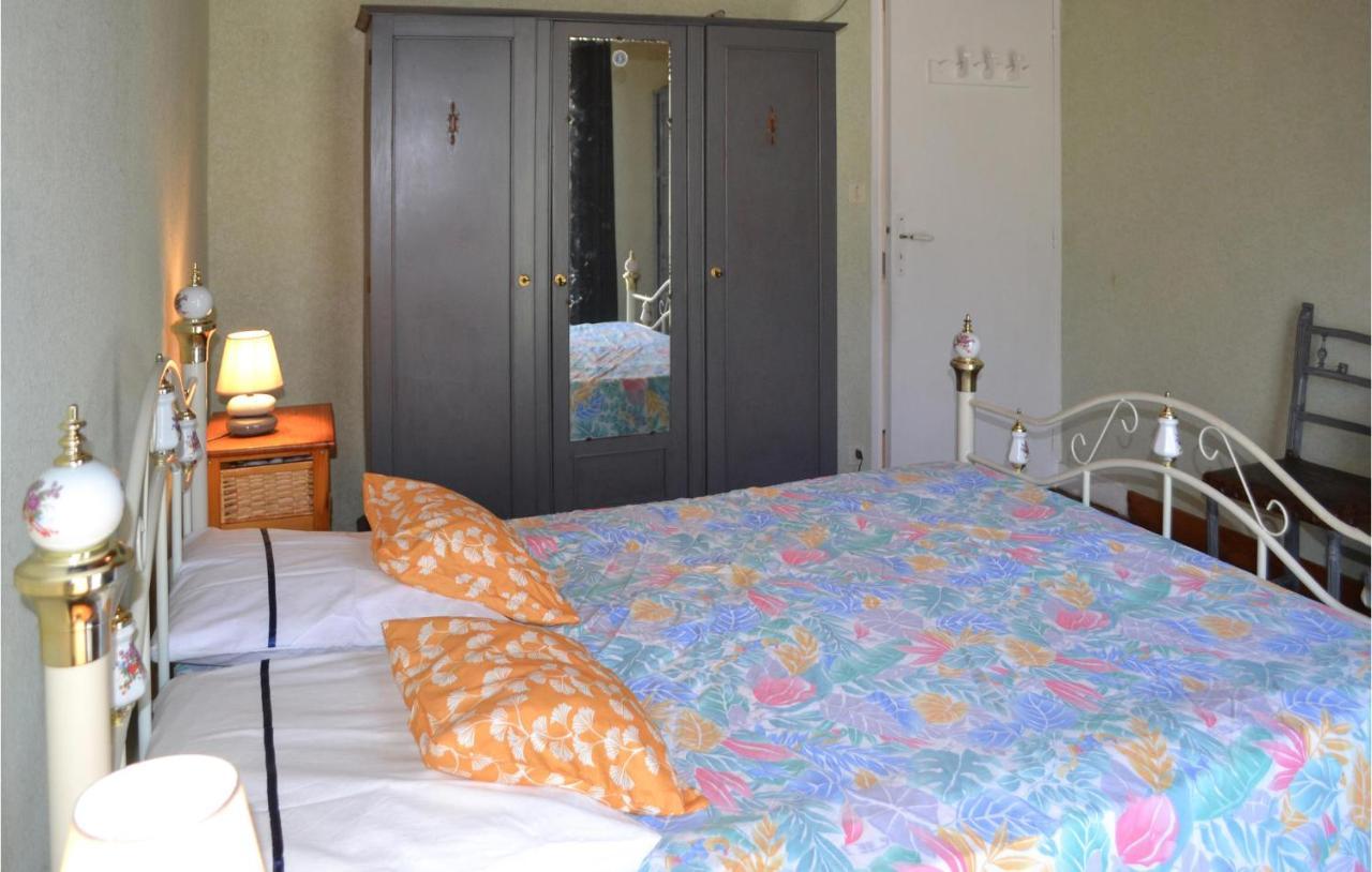 Stunning Home In Biras With Kitchenette ภายนอก รูปภาพ